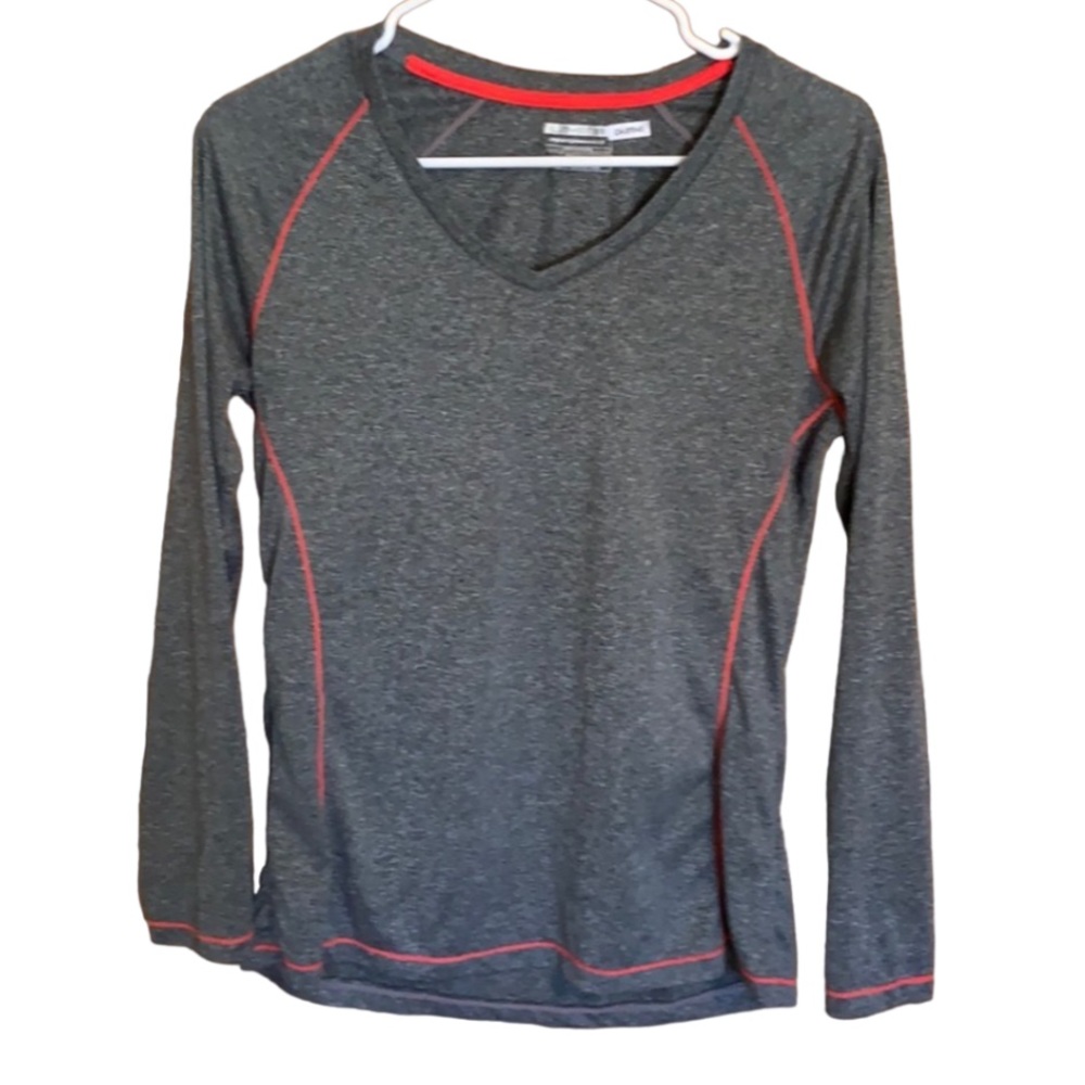 Layer 8 Long Sleeve Performance Top Size Medium QWick-Dry Fitted
